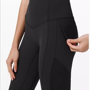 Lulu🍋 All the Right Places 23”Crop leggings